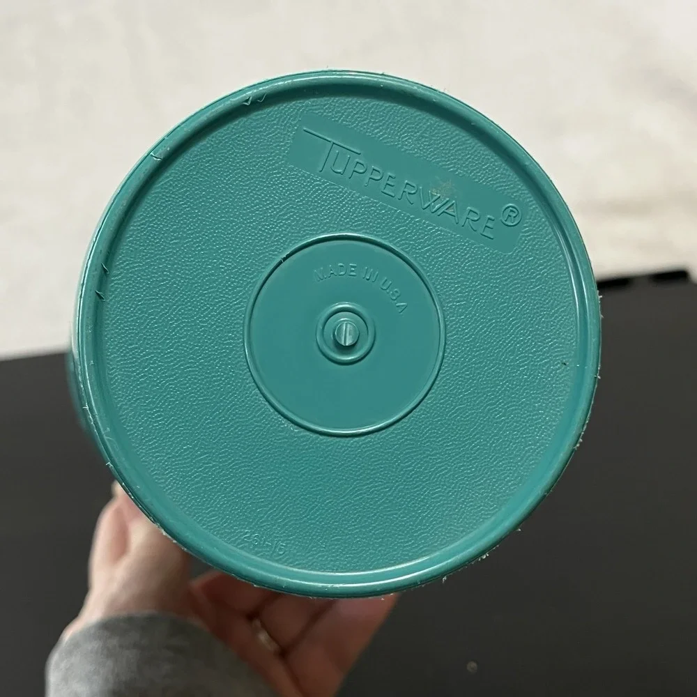 VTG Tupperware Round #563-8 Beverage Pitcher Flip-top Lid A-Tab Teal Green